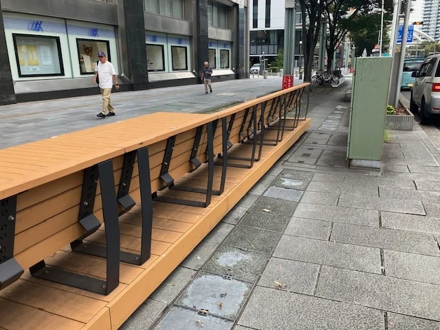これは?ベンチだね
